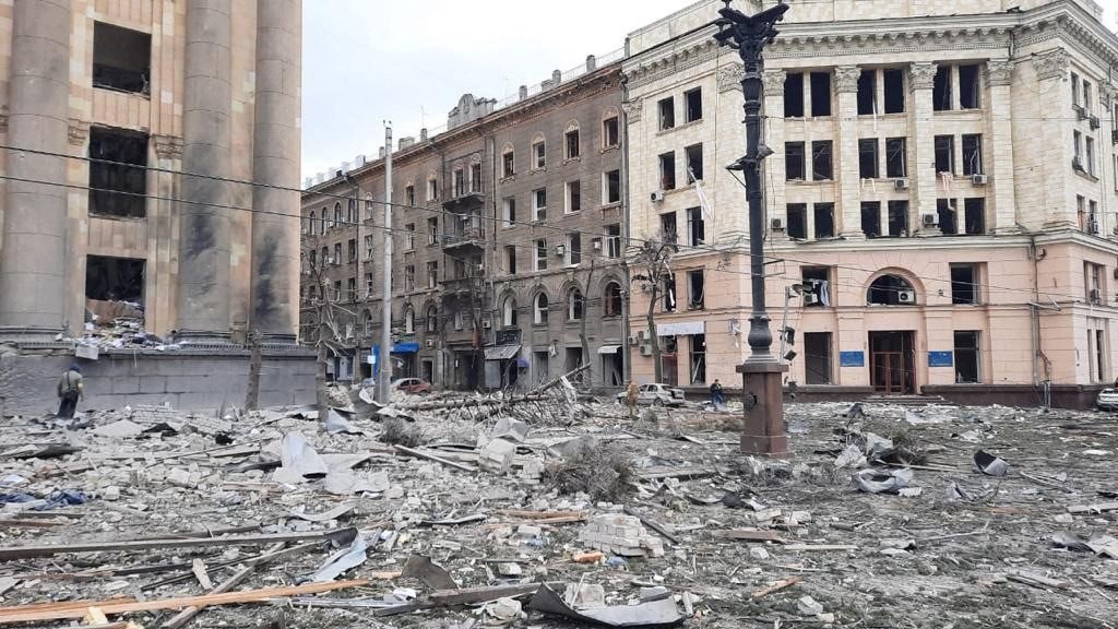 Rússia bombardeia centro de Kharkiv, e comboio ameaça Kiev