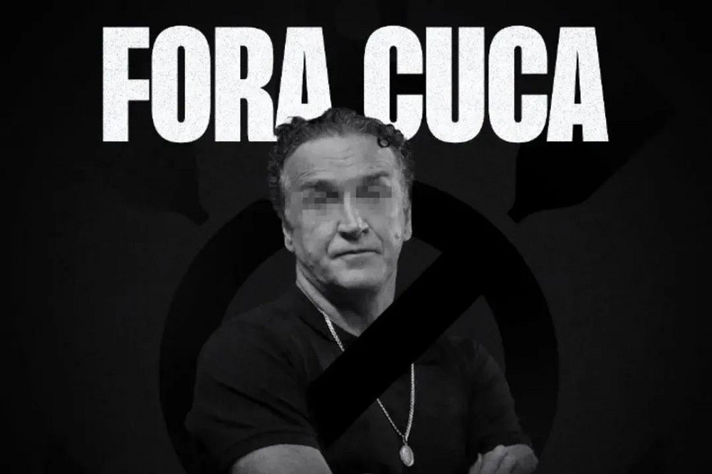 Torcedores do Corinthians protestam contra a contratação de Cuca