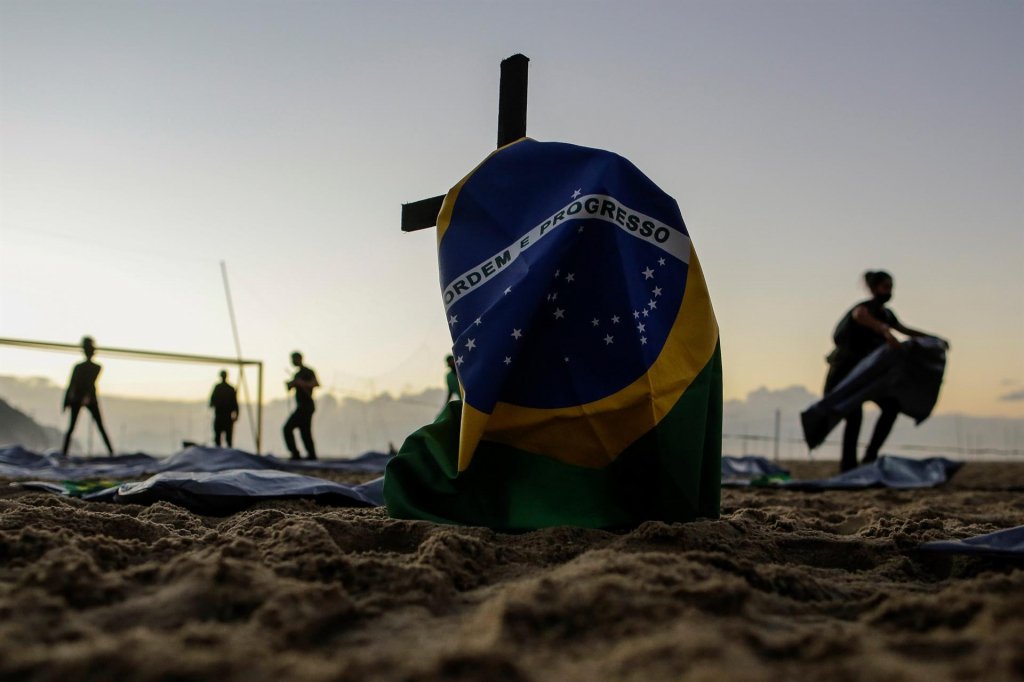 Covid-19: Nas últimas 24 horas, Brasil contabiliza 1.202 mortes e mais de 28 mil casos