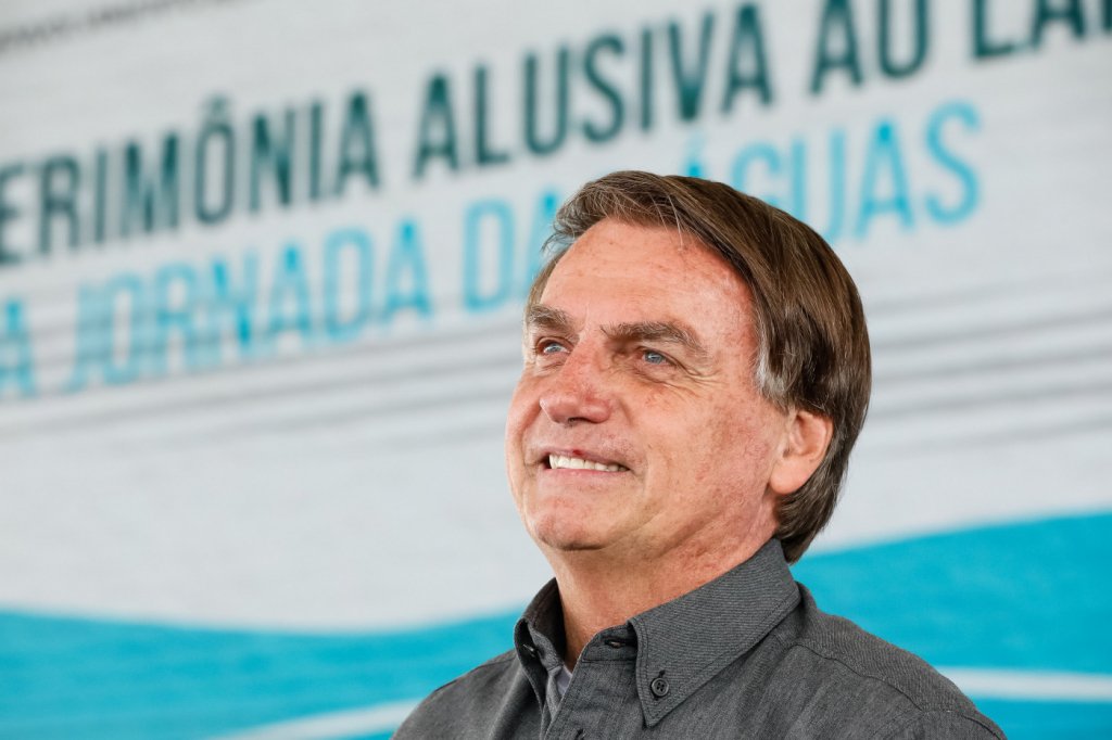 Flávio afirma que filiação de Bolsonaro ao PL ‘está bem adiantada’