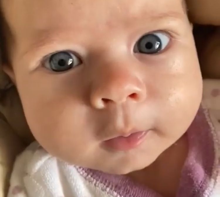 Bebê de apenas 2 meses viraliza após falar ‘bom dia’; veja vídeo
