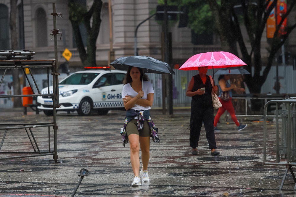 Inmet emite alerta de grande perigo para chuvas intensas no Rio de Janeiro e em São Paulo