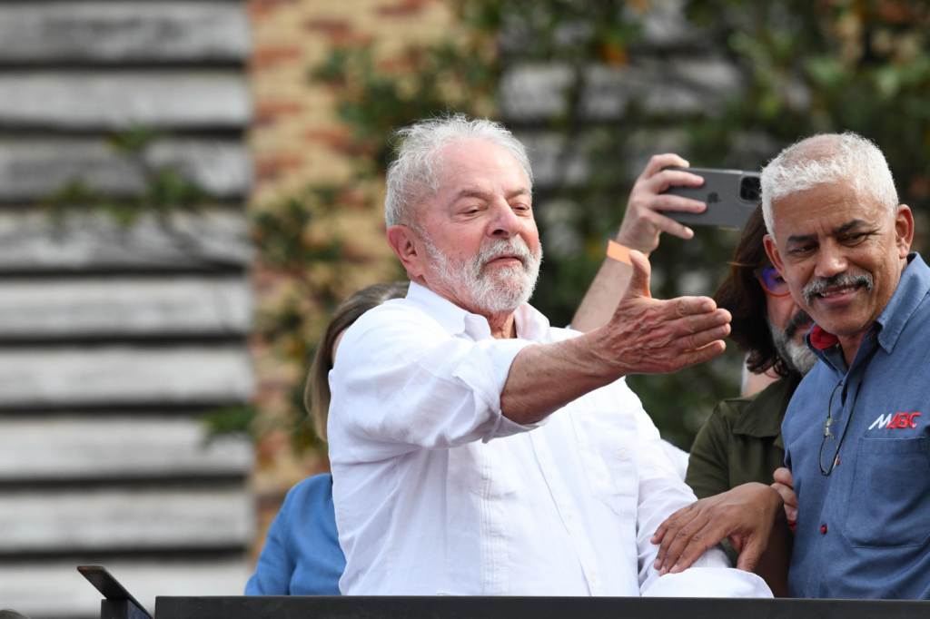 Lula inicia campanha, promete reajuste na tabela do IR e manutenção do Auxílio Brasil a R$600: ‘Primeira medida que vou tomar’