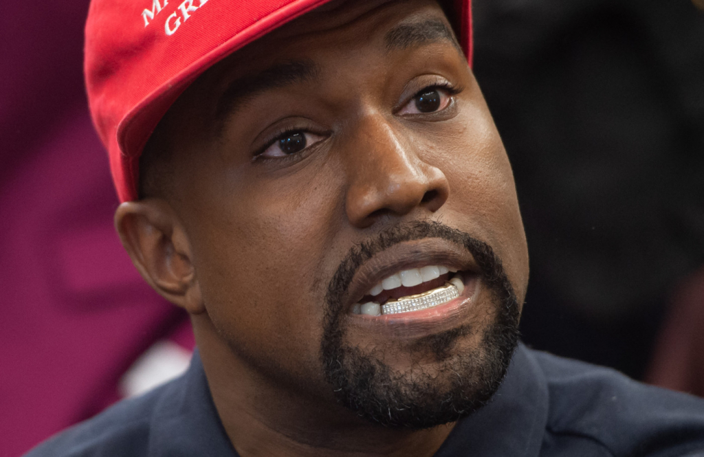 Perfil de Kanye West no Twitter é reativado após suspensão por incitar violência