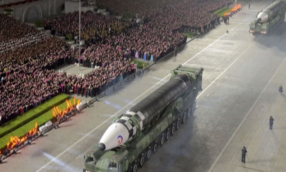 Coreia do Norte lança dois mísseis balísticos no Mar do Japão