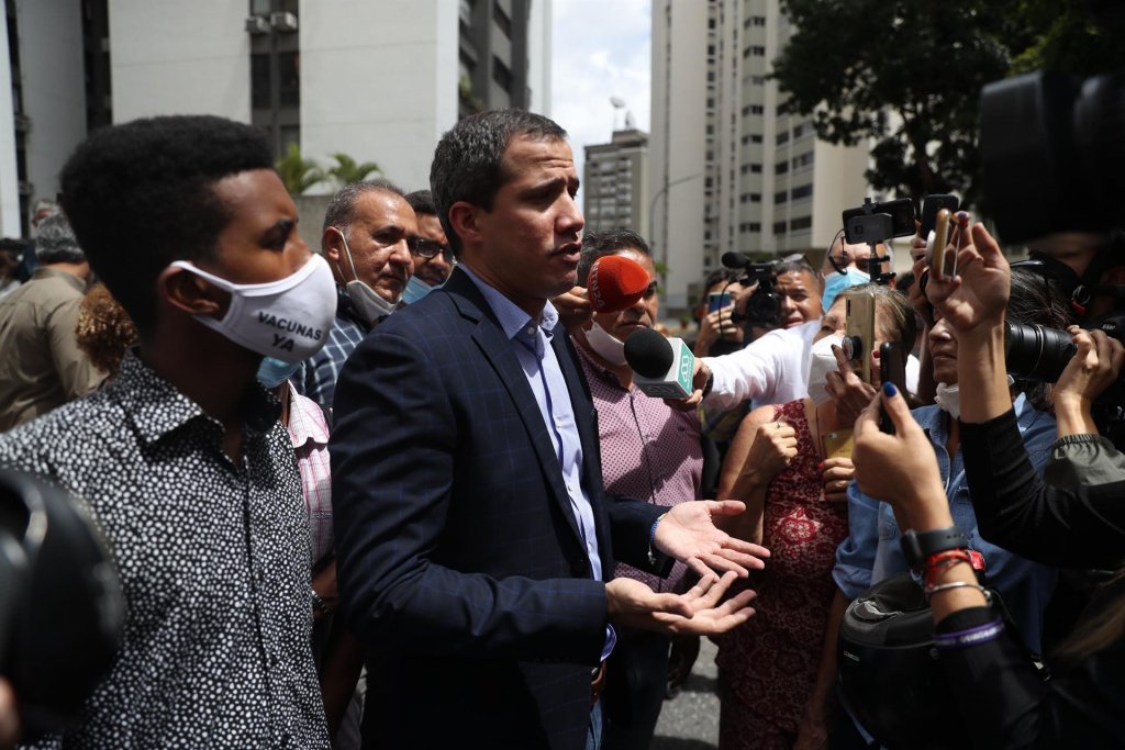 Guaidó denuncia tentativa de prisão e intimidação por parte de ditadura venezuelana