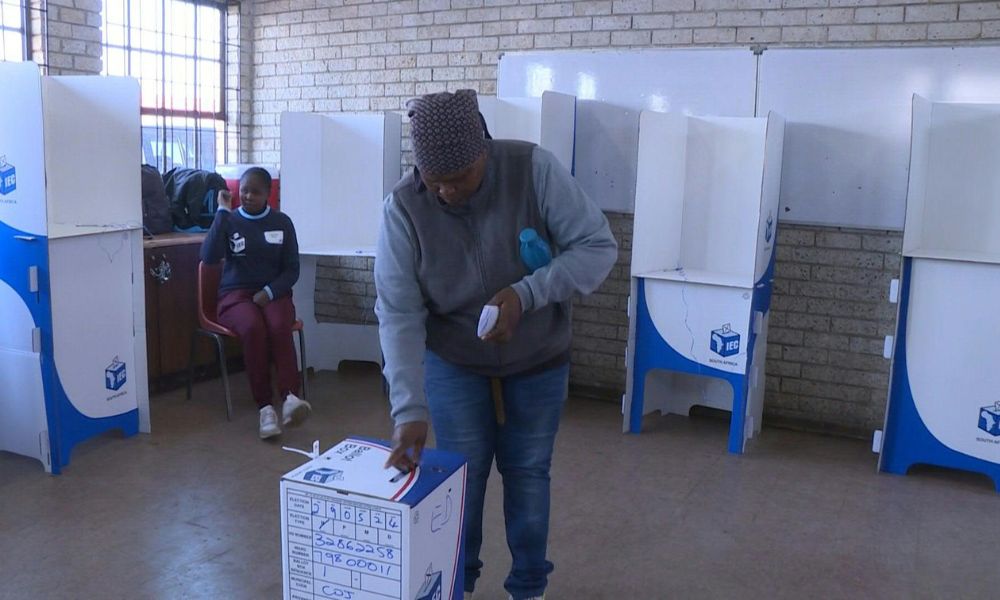 África do Sul encerra votações acirradas que ameaçam tirar partido de Mandela do poder após 30 anos