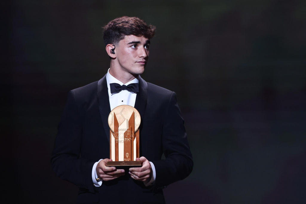 Gavi, do Barcelona, conquista o prêmio Golden Boy 2022