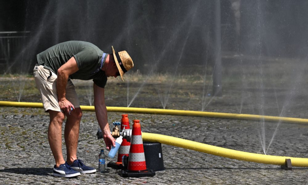 Europa luta contra incêndios e se prepara para temperaturas recordes