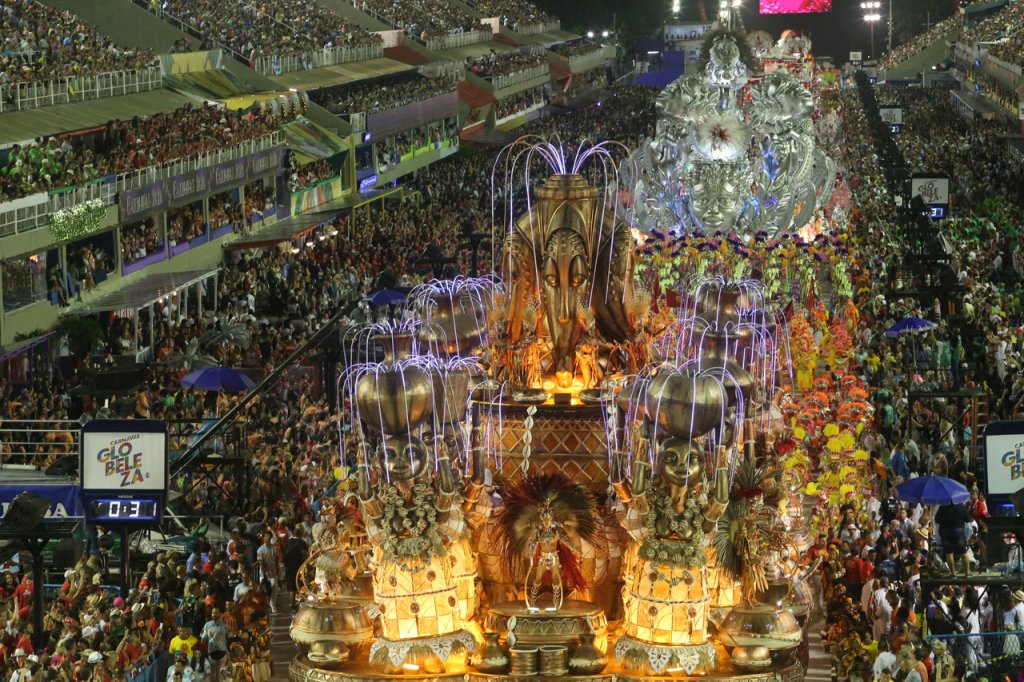 Desfiles das escolas de samba de São Paulo e Rio de Janeiro ocorrerão nos mesmos dias