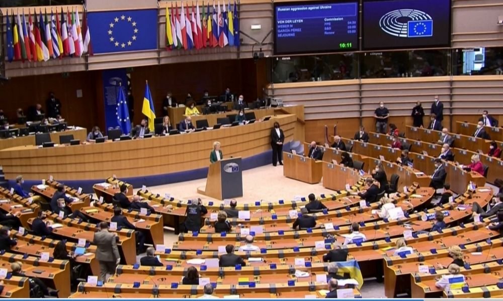 Parlamento Europeu pede que Ucrânia receba status de ‘país candidato’ à adesão à UE