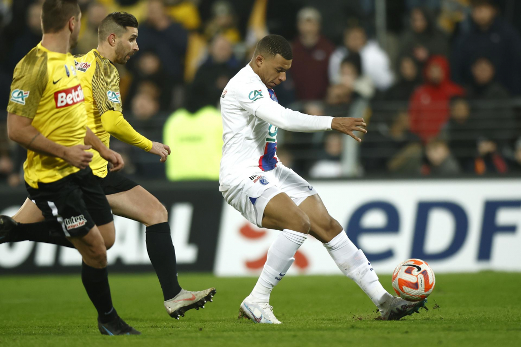 Cinco vezes Mbappé! Atacante brilha e PSG goleia o Pays de Cassel por 7 a 0 na Copa da França