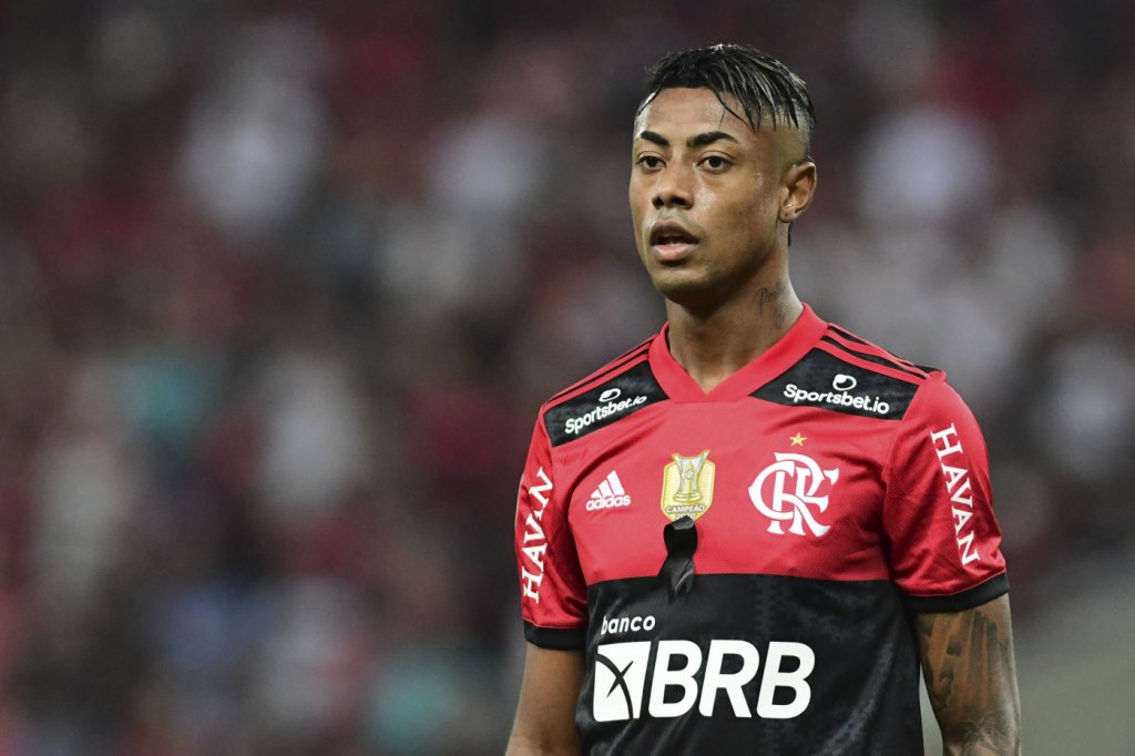 Bruno Henrique tem tendinite e desfalca Flamengo contra o São Paulo; veja escalações
