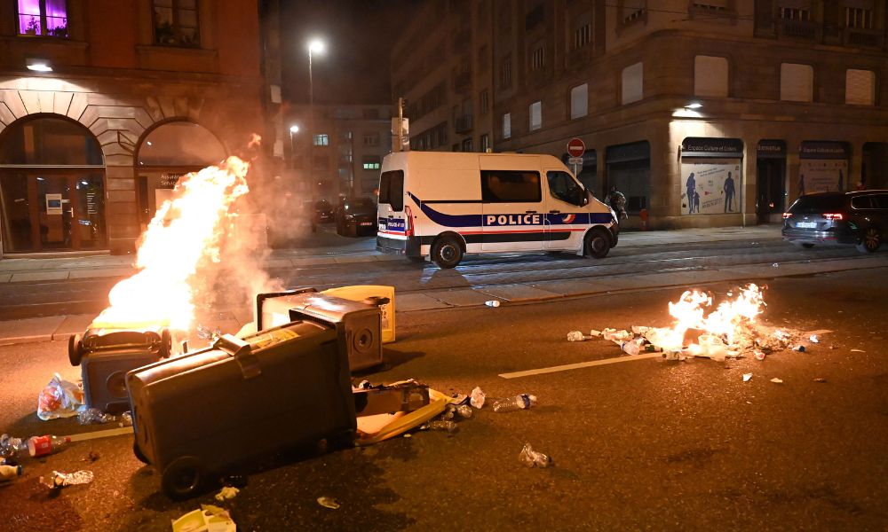 Manifestantes e policiais entram em confronto na França pelo sexto dia contra Reforma da Previdência