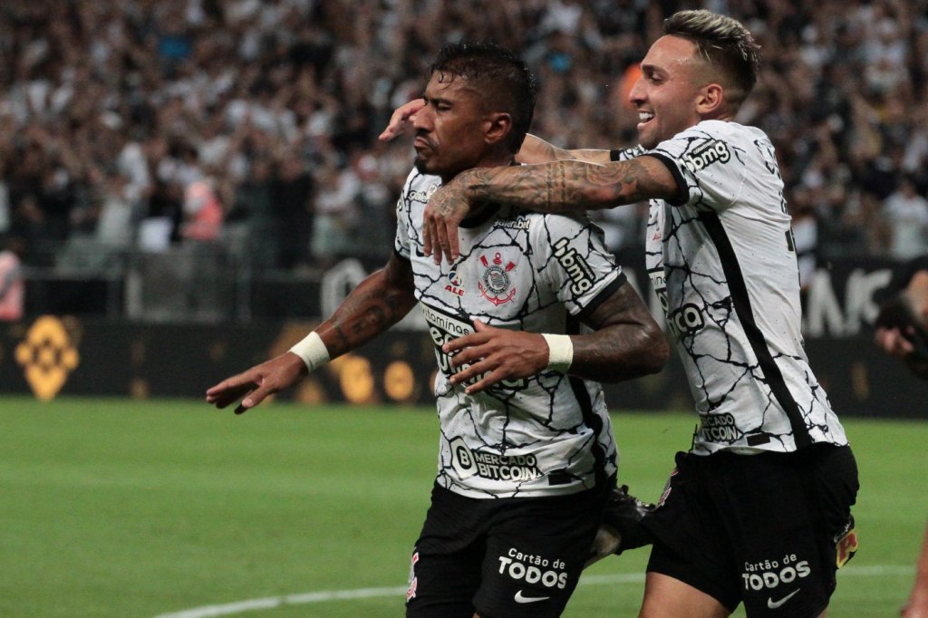 Corinthians vence a primeira com Vitor Pereira e deixa a Ponte Preta à beira do rebaixamento 