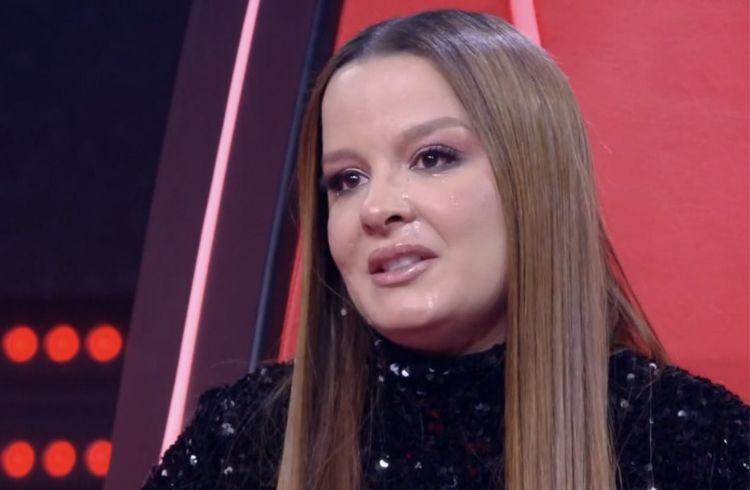Maiara cai no choro ao ouvir música de Marília Mendonça no ‘The Voice Kids’; assista