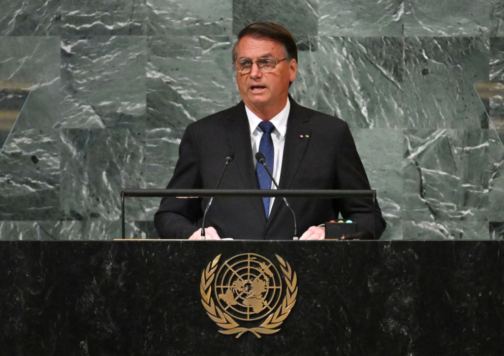TSE acata pedido de candidata e proíbe Bolsonaro de usar discurso na ONU em campanha