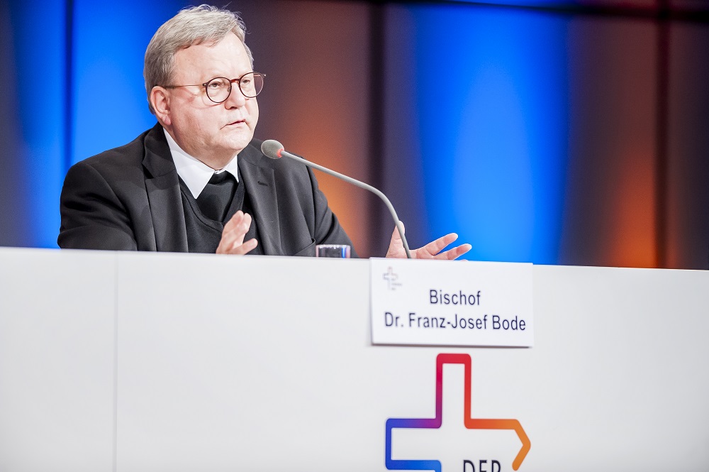 Bispo alemão renuncia após admitir ‘falhas pessoais’ no tratamento de abusos sexuais