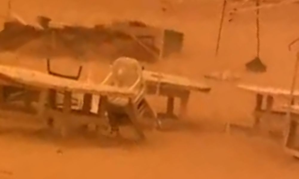 Mais de 700 pessoas vão parar no hospital após tempestade de areia atingir cidades iranianas