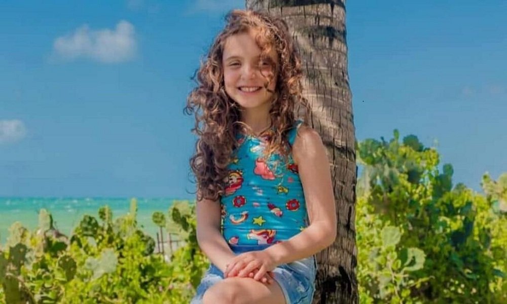 Menina de 10 anos morre afogada após ter cabelo puxado por ralo de piscina em SC