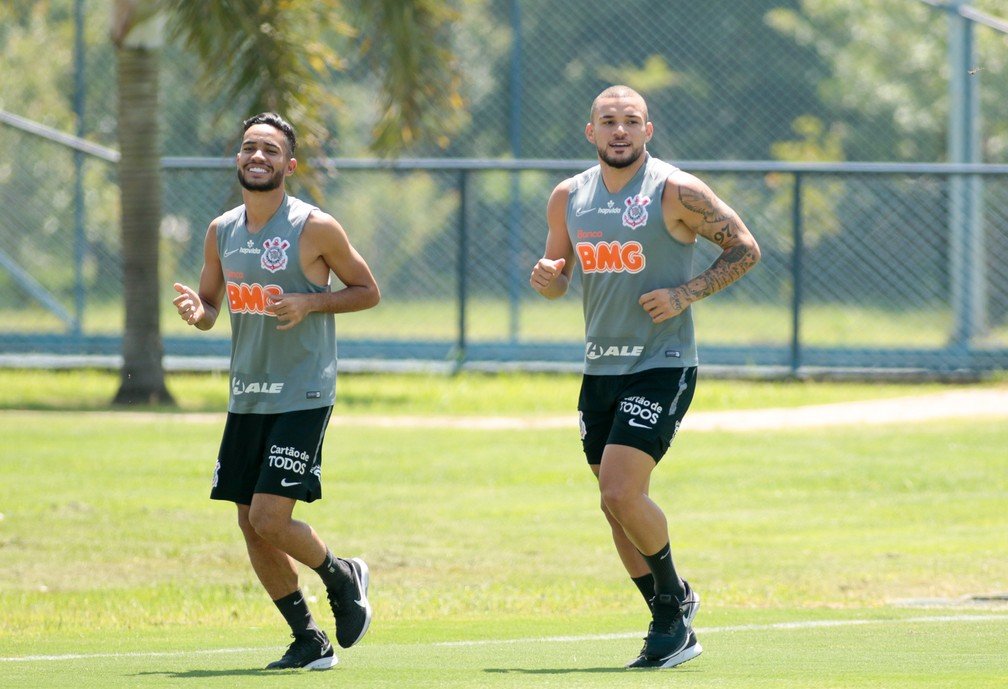 Corinthians dispensa atacantes André Luis e Madson após avaliação de Mancini