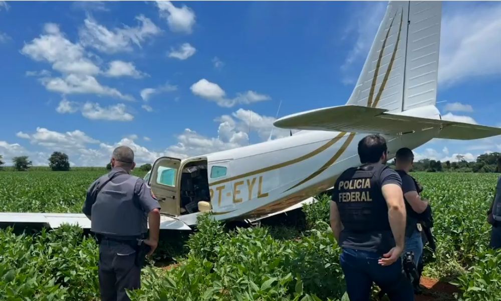Avião com 500 kg de cocaína faz pouso forçado em SP após ser perseguido por caça da FAB