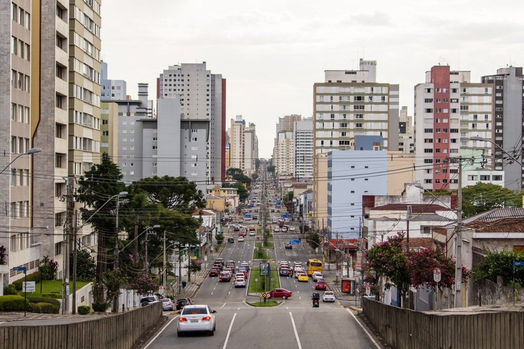 Para conter o coronavírus, Curitiba impõe restrições e fecha atividades não essenciais