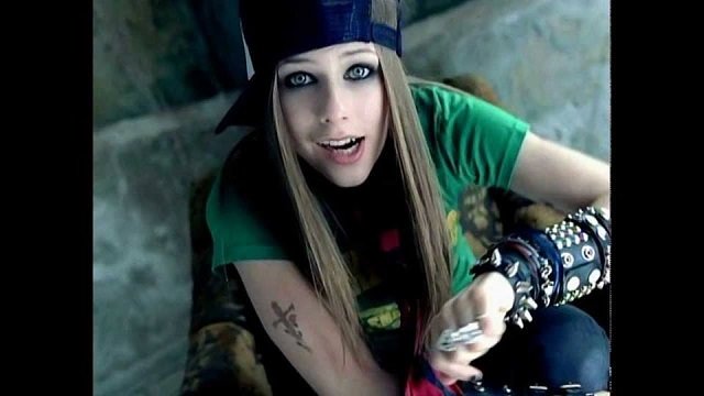 Hit ‘Sk8er Boi’, de Avril Lavigne, vai virar filme em comemoração ao 20º aniversário de lançamento