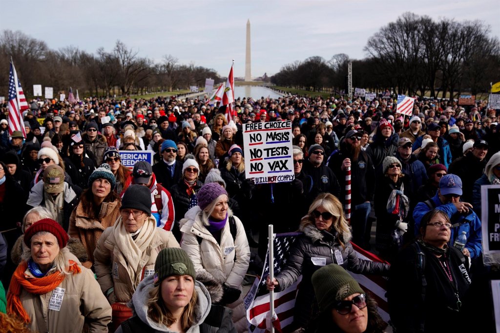 Protesto antivacina nos EUA ‘imita’ Luther King para reivindicar ‘liberdade médica’