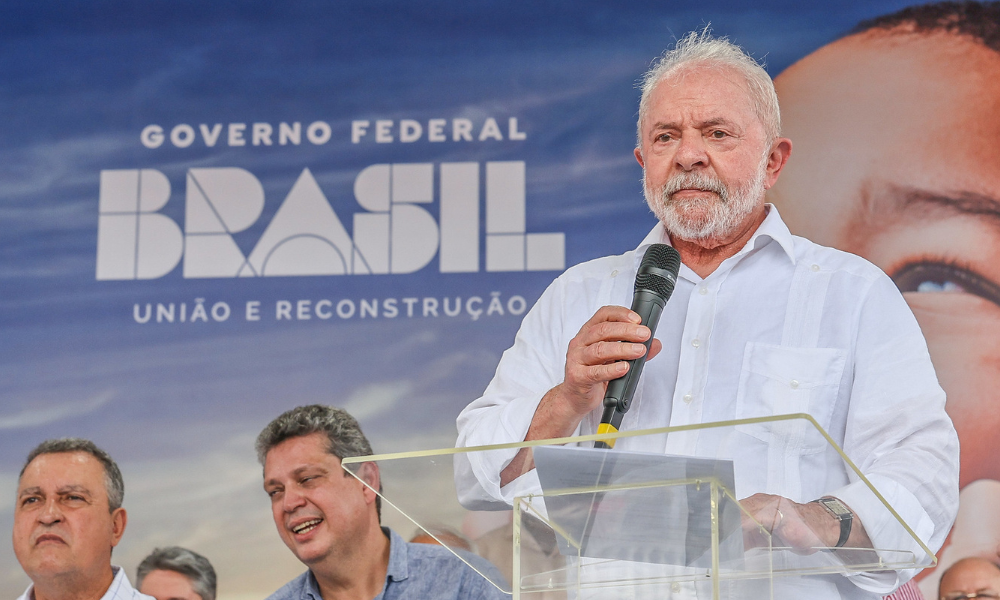 Lula anuncia salário mínimo de R$ 1.320 e isenção do Imposto de Renda até R$ 2.640