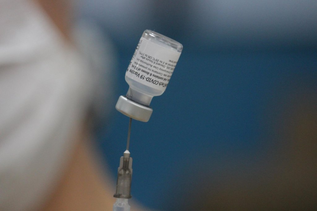 Ministério da Saúde divulga ordem de vacinação de profissionais da Educação