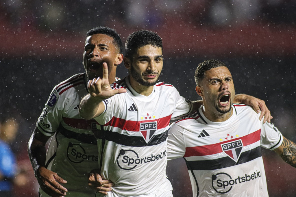 Michel Araújo explica por que fez o ‘L’ ao comemorar gol do São Paulo na Sul-Americana