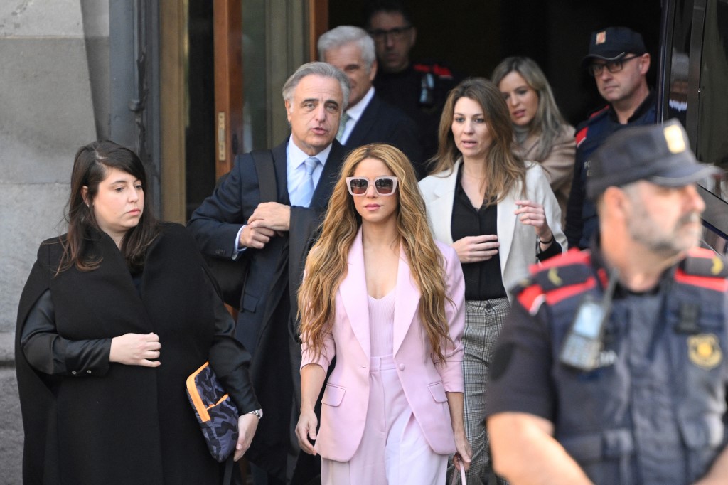 Shakira admite fraude fiscal e negocia multa milionária para driblar prisão na Espanha