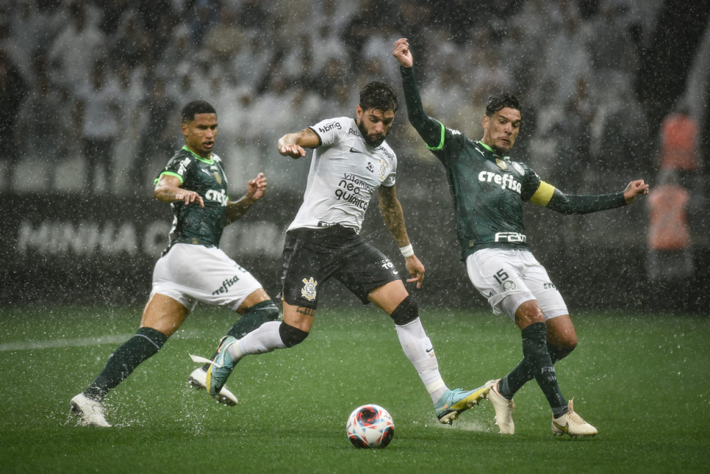 No primeiro derby do ano, Corinthians e Palmeiras empatam em 2 a 2