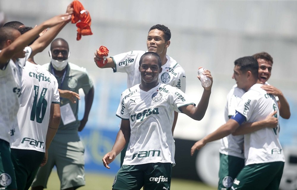 Palmeiras vence Internacional e se classifica para quartas de final da Copinha