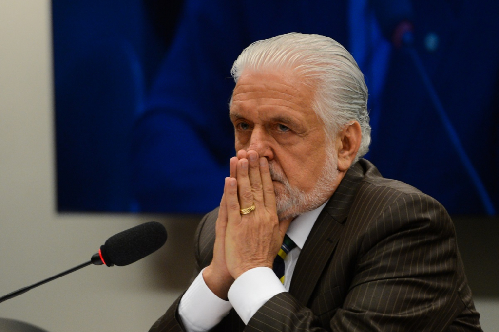 Aliados do governo pedem afastamento de Jaques Wagner após voto favorável na PEC das decisões monocráticas