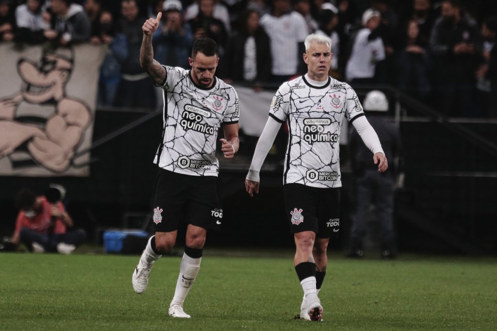 Com golaços de Renato Augusto e Roger Guedes, Corinthians vence o Cuiabá por 3 a 2