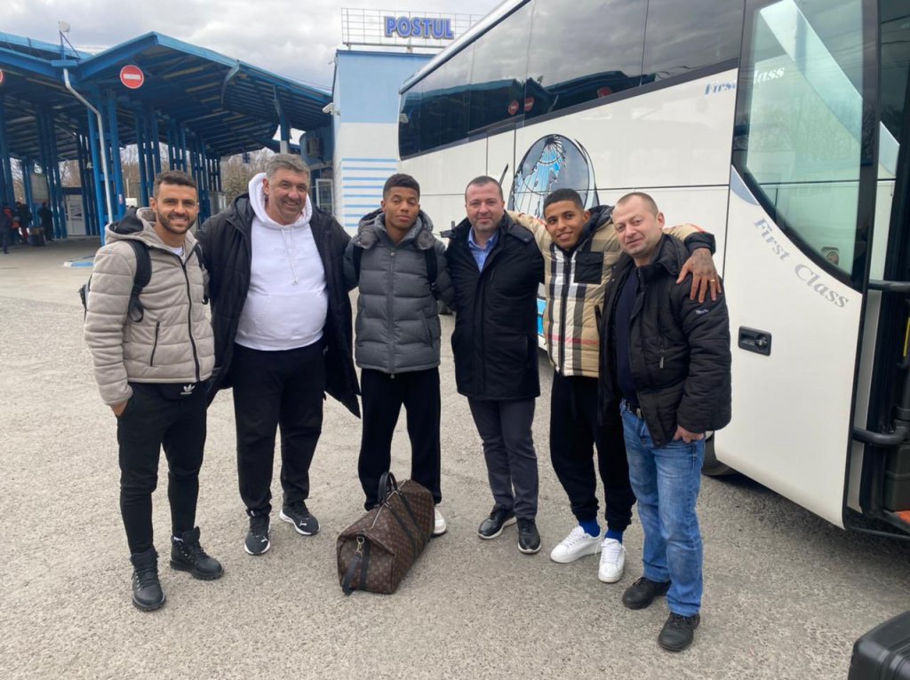 Jogadores brasileiros do Shakhtar e Dínamo cruzam a fronteira da Ucrânia