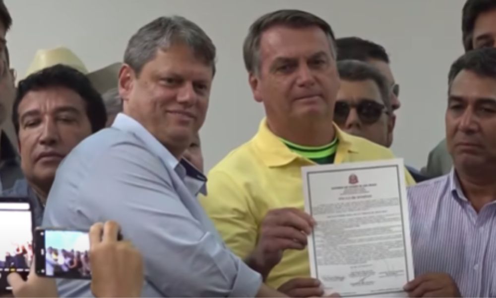 Com ausência do ministro da Agricultura, Jair Bolsonaro e Tarcísio de Freitas se encontram na Agrishow
