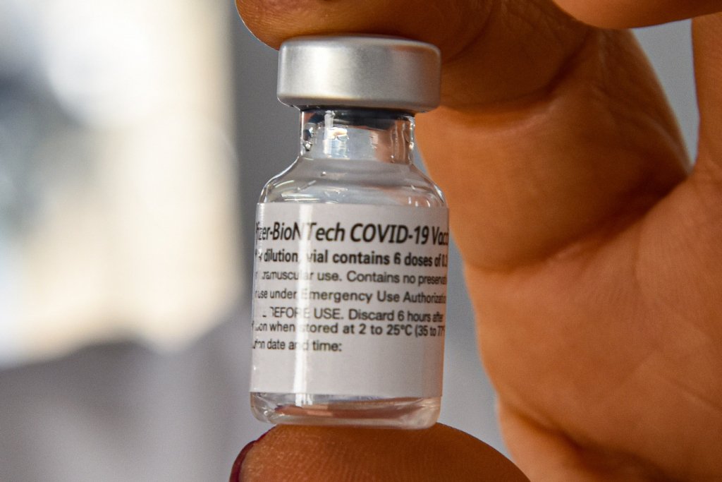 Covid-19: Vacina da Pfizer reduz em 51,4% as infecções 13 dias após primeira dose