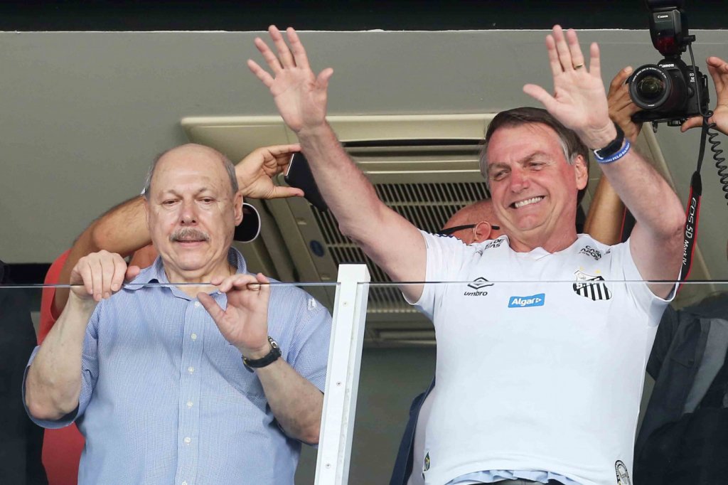 Bolsonaro promete ir em jogo do Santos contra o Coritiba pelo Brasileirão