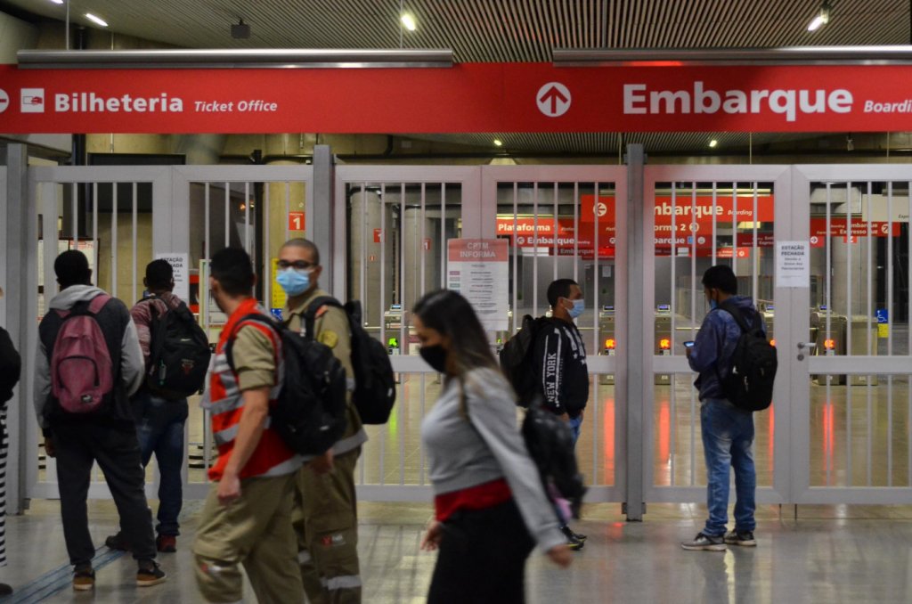 Governo de SP anuncia fechamento de bilheterias no Metrô e na CPTM até o fim de 2021