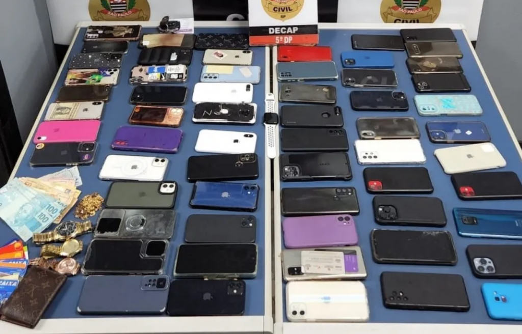 Carnaval de SP teve mais de 3 mil registros de roubos ou furtos de celular, diz Secretaria de Segurança