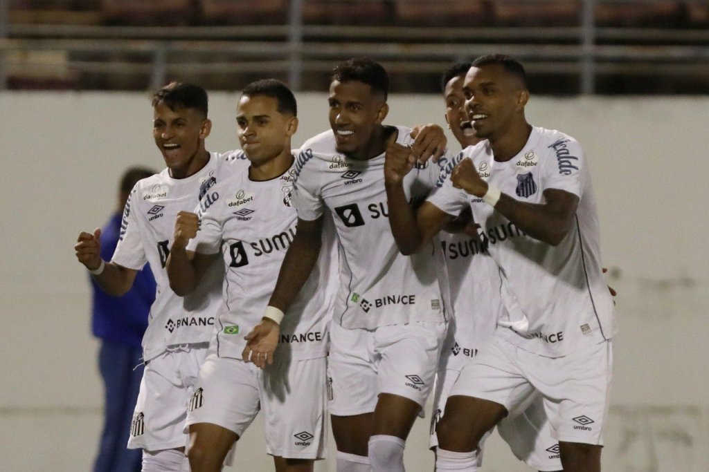 Santos vence a Ferroviária por 2 a 0 e garante liderança de grupo na Copinha