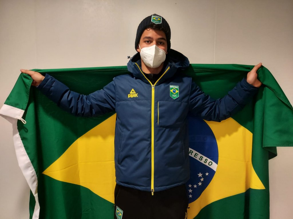 Pequim-2022: Manex Silva será o porta-bandeira do Brasil na cerimônia de encerramento 