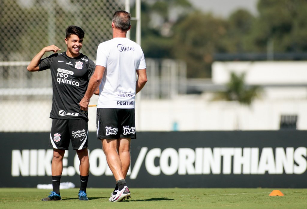 Mancini tem todo o elenco do Corinthians à disposição após Roni se recuperar da Covid-19