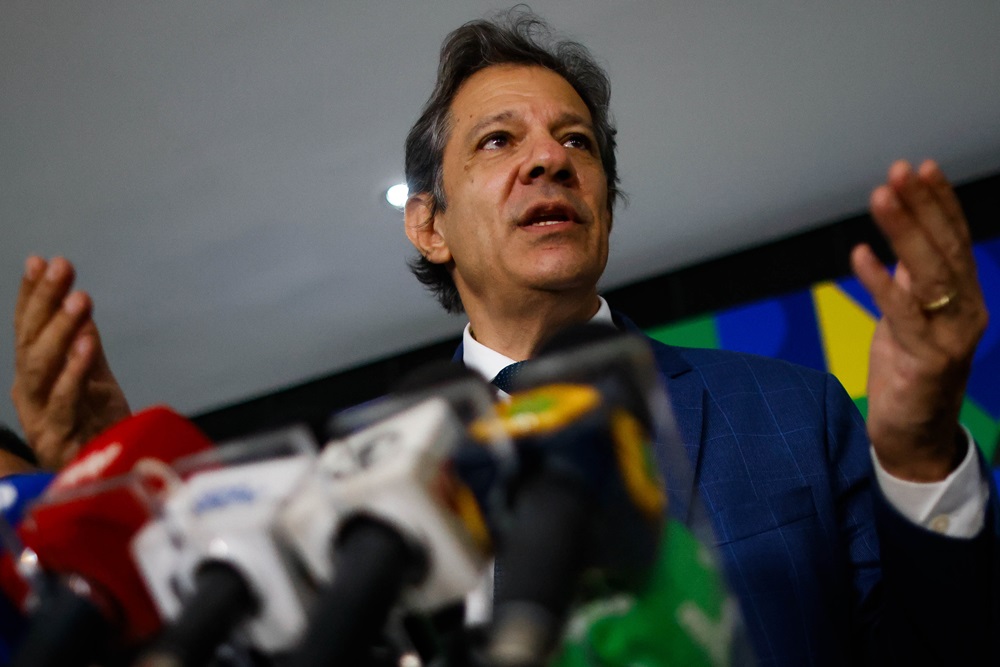 Haddad diz que ‘não tomou conhecimento’ de fala de Kassab, que o chamou de ‘fraco’ 