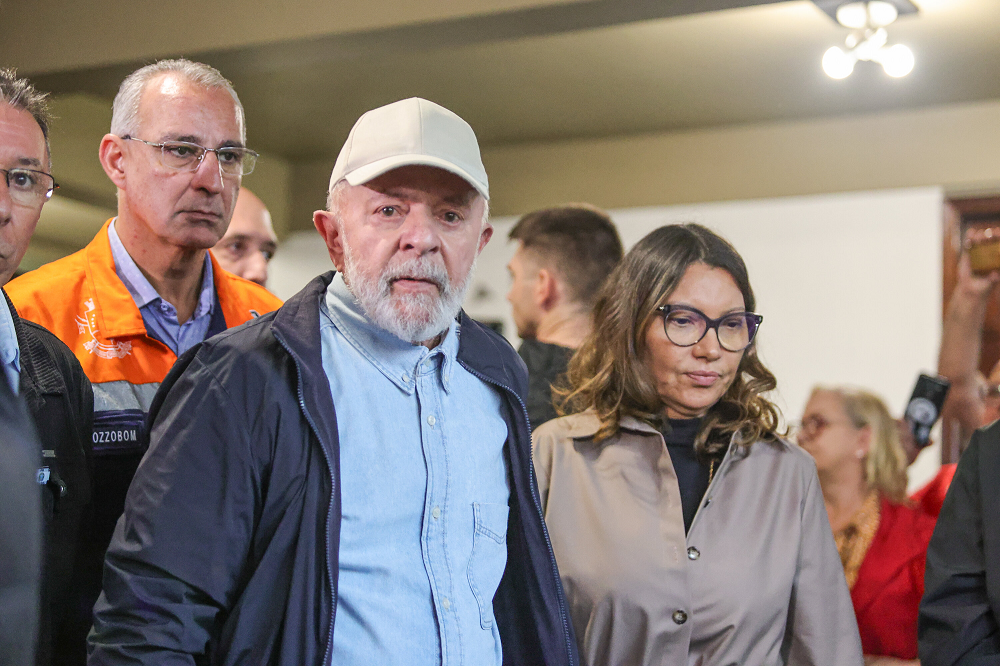 Lula garante recursos ao RS e anuncia lançamento de PAC voltado a encostas