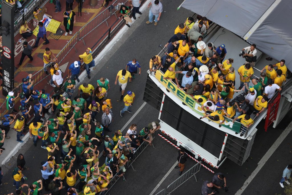 Ato na Paulista reuniu 125 mil pessoas, diz governo de São Paulo
