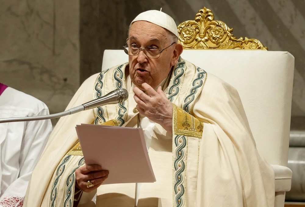 Papa Francisco celebra Vigília Pascal, apesar das preocupações com sua saúde